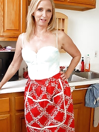 54 year old blonde housewife doing it just right in the..